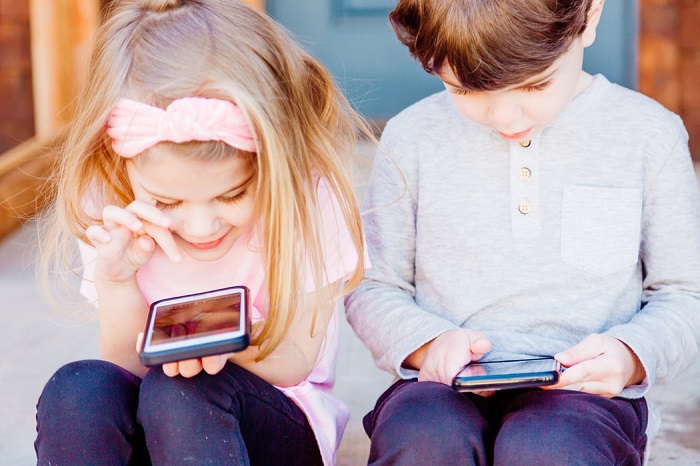 Online Safety: Co-Parenting and the Internet 1