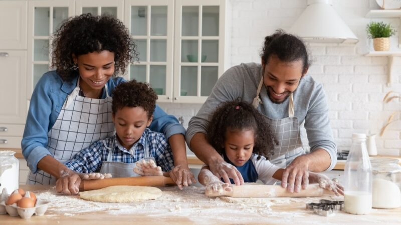 Family-cooking-together-on-family-day